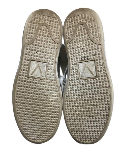 LOUIS VUITTON（ルイ ヴィトン）LOUIS VUITTON (ルイ ヴィトン) メタリックローカットスニーカー シルバー サイズ:5の古着・服飾アイテム