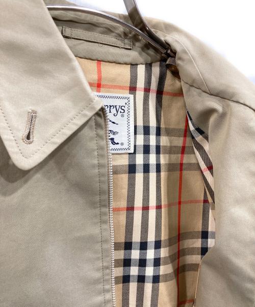 Burberry's（バーバリー）Burberry's (バーバリーズ) スイングトップ ベージュ サイズ:Mの古着・服飾アイテム