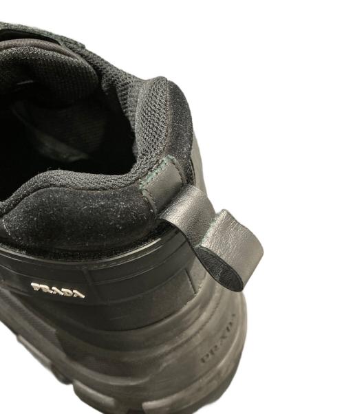 PRADA（プラダ）PRADA (プラダ) ペガサス レザースニーカー ブラック サイズ:8 1/2の古着・服飾アイテム