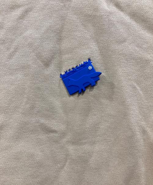 ADER error（アーダーエラー）ADER error (アーダーエラー) MAISON KITSUNE (メゾンキツネ) コラボワッペンカットソー ベージュ サイズ:A3の古着・服飾アイテム