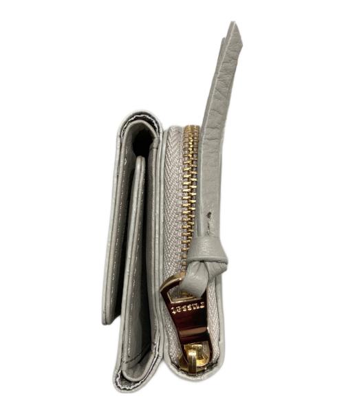 russet（ラシット）russet (ラシット) エンボスモノグラム3つ折り財布 グレーの古着・服飾アイテム