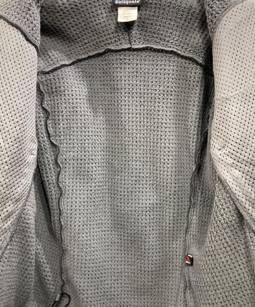 Patagonia（パタゴニア）Patagonia (パタゴニア) レギュレーターR4ジャケット ブラック サイズ:Lの古着・服飾アイテム