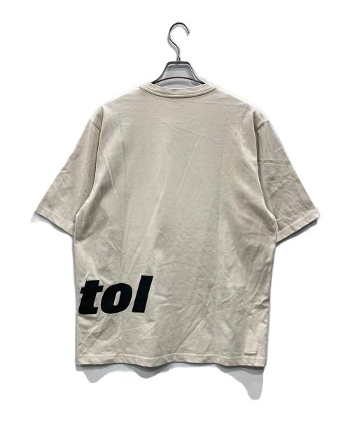 F.C.R.B.（エフシーレアルブリストル）F.C.R.B. (エフシーレアルブリストル) SIDE LOGO TEE アイボリー サイズ:Lの古着・服飾アイテム