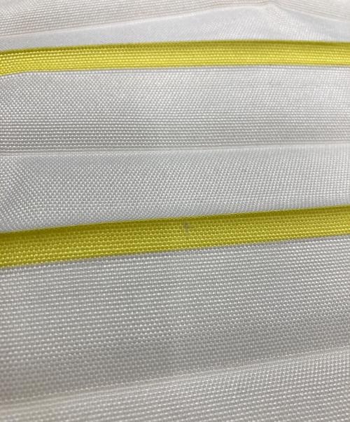 ISSEY MIYAKE me（イッセイ ミヤケ ミー）ISSEY MIYAKE me (イッセイ ミヤケ ミー) アコーディオン プリーツ トートバッグ イエローの古着・服飾アイテム