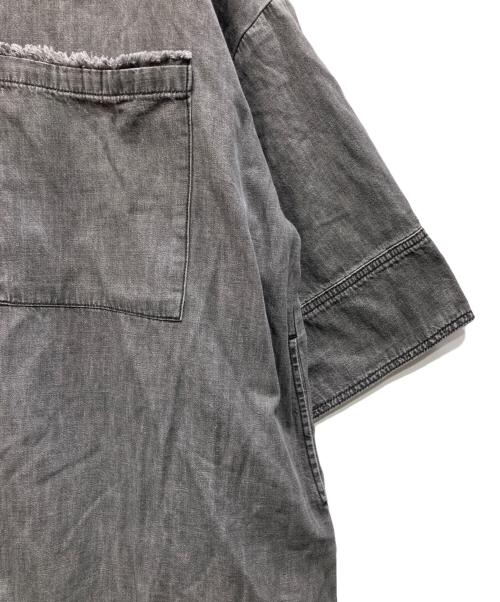 GENE HEAVENS（ジーンヘブンズ）GENE HEAVENS (ジーンヘブンズ) FRINGE POCKET DENIM SHIRT DRESS グレー サイズ:Freeの古着・服飾アイテム
