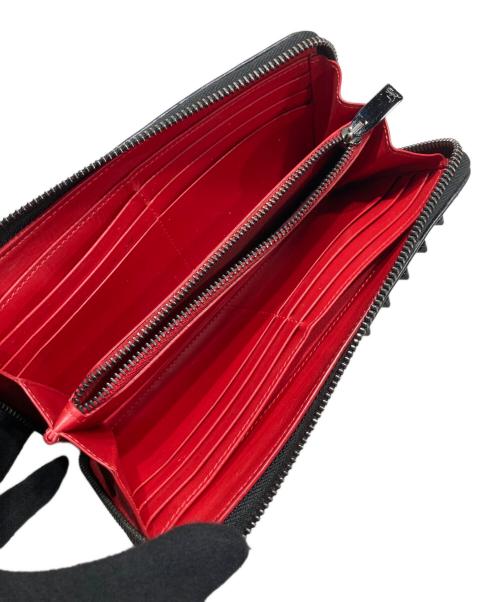 Christian Louboutin（クリスチャン・ルブタン）Christian Louboutin (クリスチャン・ルブタン) スパイクラウンドファスナー財布 ブラックの古着・服飾アイテム