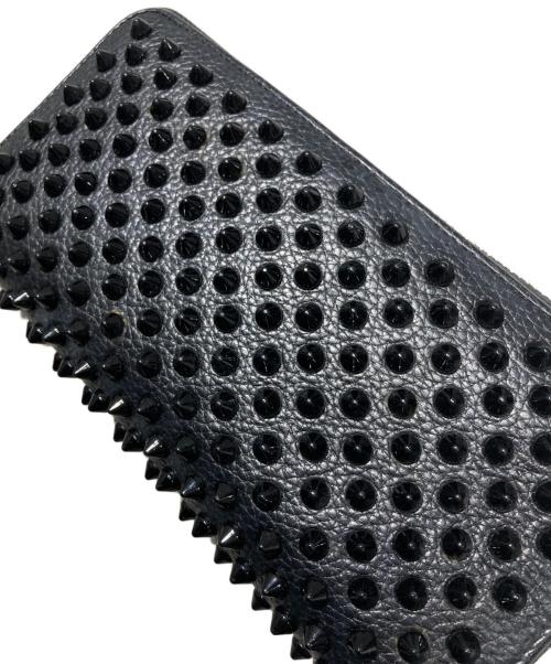 Christian Louboutin（クリスチャン・ルブタン）Christian Louboutin (クリスチャン・ルブタン) スパイクラウンドファスナー財布 ブラックの古着・服飾アイテム