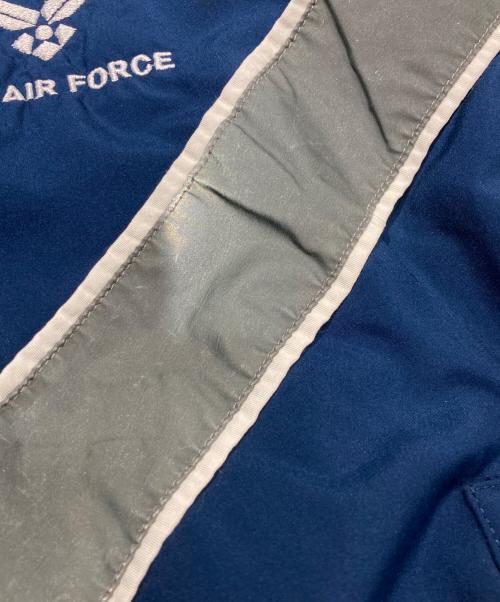 U.S. AIR FORCE（ユーエスエアフォース）U.S. AIR FORCE (ユーエスエアフォース) PTUトレーニングジャケット ネイビー サイズ:SMALL/REGULARの古着・服飾アイテム