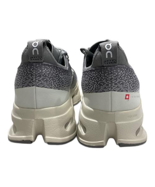 on（オン）on (オン) クラウドサーファー マックス グレー サイズ:27㎝の古着・服飾アイテム