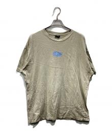stussy（ステューシー）の古着「プリントTシャツ」｜カーキ
