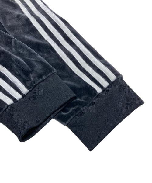 adidas Originals（アディダスオリジナル）adidas originals (アディダスオリジナル) ベロアトラックジャケット ブラック サイズ:2XLの古着・服飾アイテム