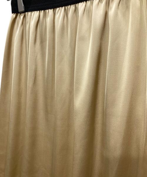 machatt（マチャット）machatt (マチャット) レースサテンスカート ベージュ サイズ:Freeの古着・服飾アイテム