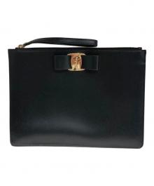 Salvatore Ferragamo（サルヴァトーレ フェラガモ）の古着「ヴァラリボンクラッチバッグ」｜ブラック