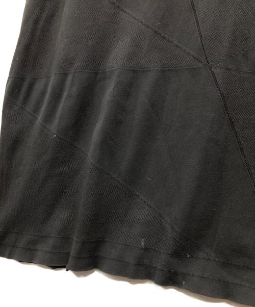 ISSEY MIYAKE（イッセイミヤケ）ISSEY MIYAKE (イッセイミヤケ) ノースリーブカットソー ブラック サイズ:Mの古着・服飾アイテム