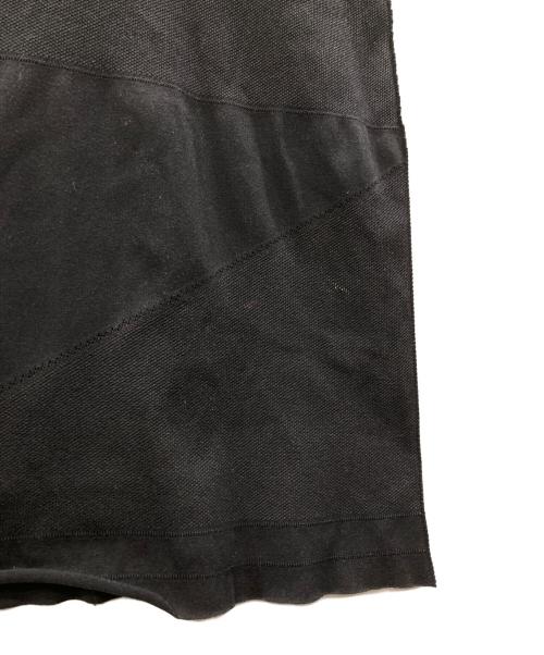 ISSEY MIYAKE（イッセイミヤケ）ISSEY MIYAKE (イッセイミヤケ) ノースリーブカットソー ブラック サイズ:Mの古着・服飾アイテム