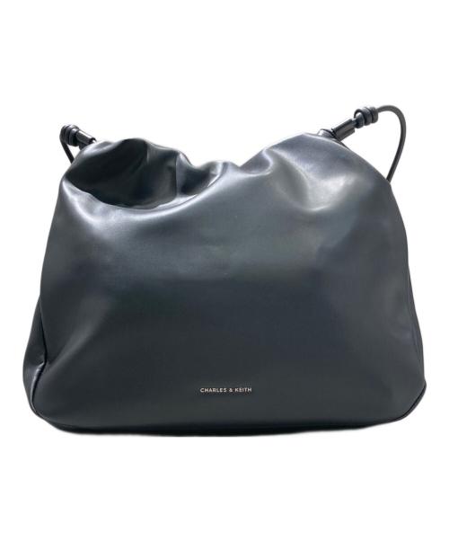 CHARLES & KEITH（チャールズアンドキース）CHARLES & KEITH (チャールズアンドキース) ローレライ ルーシュドノットストラップホーボーバッグ サイズ:M 未使用品の古着・服飾アイテム
