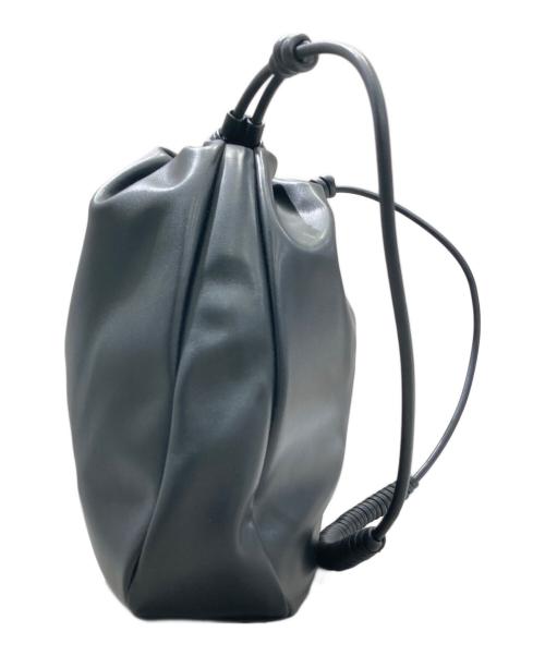 CHARLES & KEITH（チャールズアンドキース）CHARLES & KEITH (チャールズアンドキース) ローレライ ルーシュドノットストラップホーボーバッグ サイズ:M 未使用品の古着・服飾アイテム