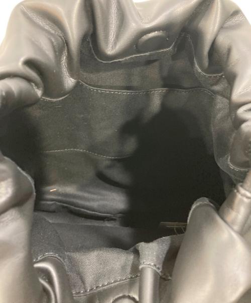 CHARLES & KEITH（チャールズアンドキース）CHARLES & KEITH (チャールズアンドキース) ローレライ ルーシュドノットストラップホーボーバッグ サイズ:M 未使用品の古着・服飾アイテム