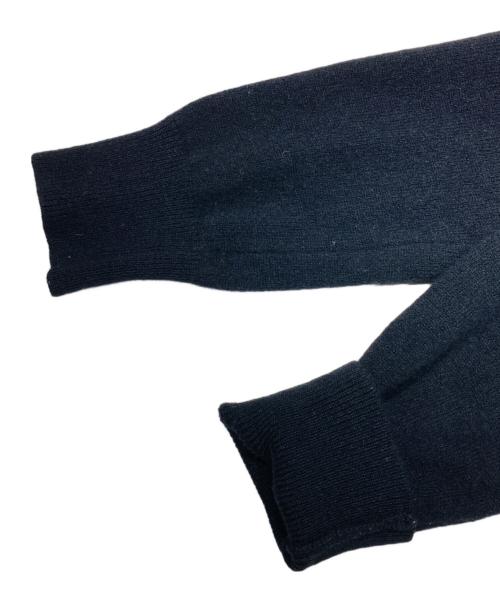 PLAY COMME des GARCONS（プレイコムデギャルソン）PLAY COMME des GARCONS (プレイコムデギャルソン) Round Neck Cardigan With Red Emblem Black レッド サイズ:XSの古着・服飾アイテム