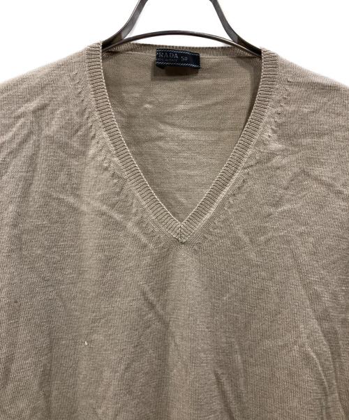 PRADA（プラダ）PRADA (プラダ) Vネックニット ベージュ サイズ:50の古着・服飾アイテム