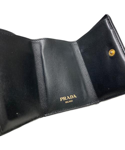 PRADA（プラダ）PRADA (プラダ) 3つ折り財布 ブラックの古着・服飾アイテム