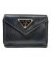 PRADA（プラダ）の古着「3つ折り財布」｜ブラック