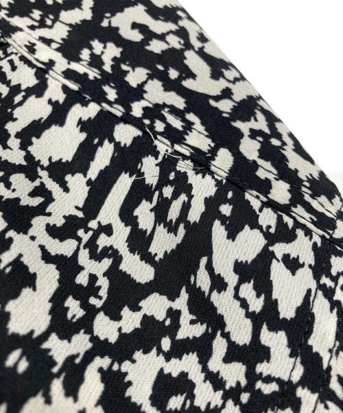 JEANASIS（ジーナシス）JEANASIS (ジーナシス) カフスシルキーシャツ ブラック サイズ:Fの古着・服飾アイテム