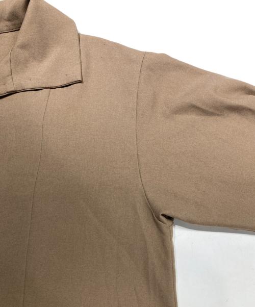 RIM.ARK（リムアーク）RIM.ARK (リムアーク) Stand collar over SH ベージュ サイズ:FREEの古着・服飾アイテム