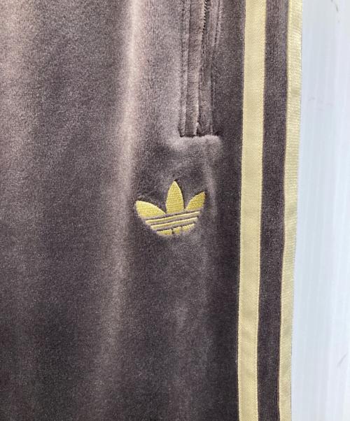 adidas Originals（アディダスオリジナル）adidas Originals (アディダスオリジナル) ファイヤーバード トラックパンツ ベロア ブラウン サイズ:2XSの古着・服飾アイテム