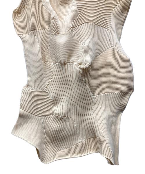 ISSEY MIYAKE（イッセイミヤケ）ISSEY MIYAKE (イッセイミヤケ) KONE KONE Knit Dress アイボリー サイズ:Mの古着・服飾アイテム