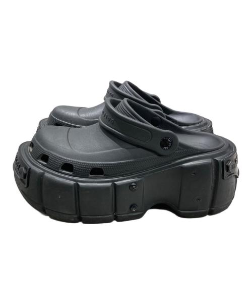 BALENCIAGA（バレンシアガ）BALENCIAGA (バレンシアガ) crocs (クロックス) HARD CROCS SANDAL ブラック サイズ:SIZE 42の古着・服飾アイテム