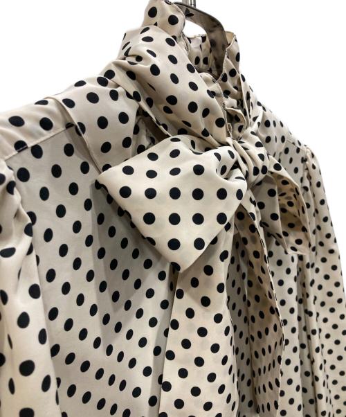 Loulou Willoughby（ルルウィルビー）Loulou Willoughby (ルルウィルビー) デシンドットフリルボウタイブラウス ベージュ サイズ:Mの古着・服飾アイテム