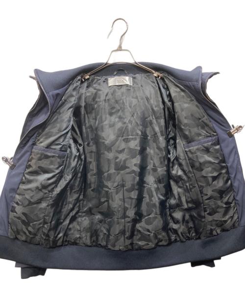 AKM Contemporary（エーケーエムコンテンポラリー）AKM Contemporary (エーケーエムコンテンポラリー) スタンドネック レイヤード ダウンジャケット ネイビー サイズ:Lの古着・服飾アイテム