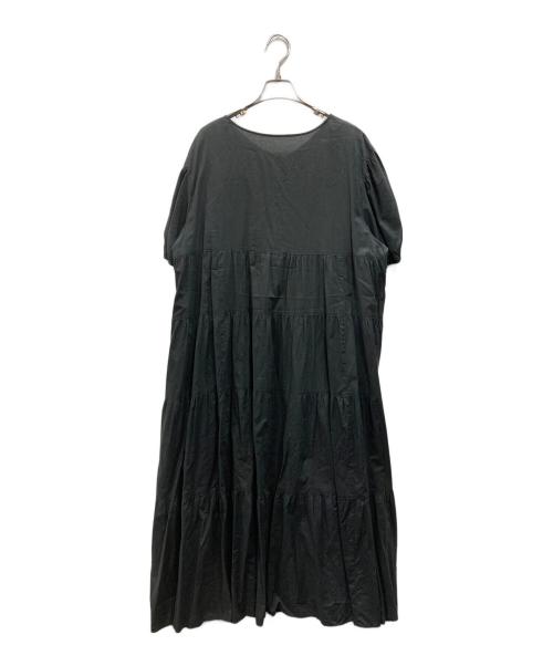 23区（ニジュウサンク）23区 (ニジュウサンク) ソフトコットンローン ティアード ワンピース ブラック サイズ:46の古着・服飾アイテム