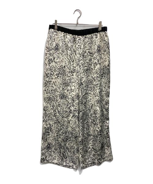 23区（ニジュウサンク）23区 (ニジュウサンク) アンティークフラワープリント ワイド パンツ アイボリー サイズ:48の古着・服飾アイテム