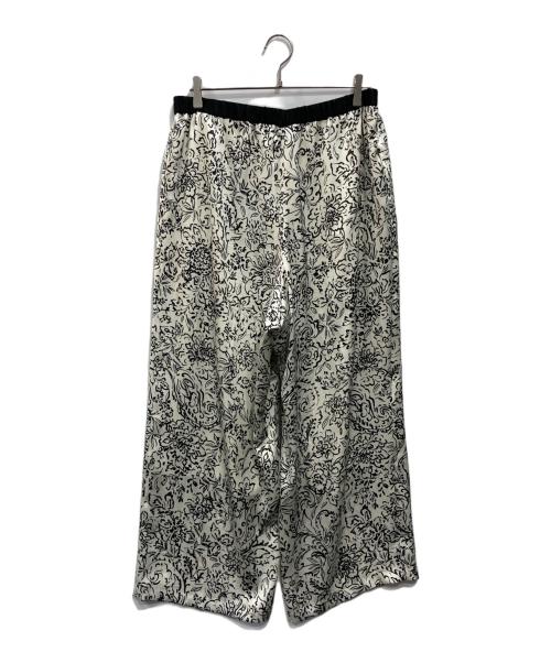 23区（ニジュウサンク）23区 (ニジュウサンク) アンティークフラワープリント ワイド パンツ アイボリー サイズ:48の古着・服飾アイテム