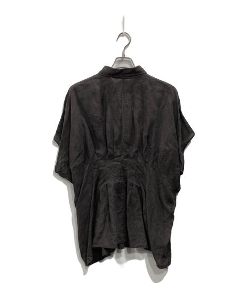 23区（ニジュウサンク）23区 (ニジュウサンク) 洗えるLIBECOリネン タック デザイン シャツ グレー サイズ:48の古着・服飾アイテム