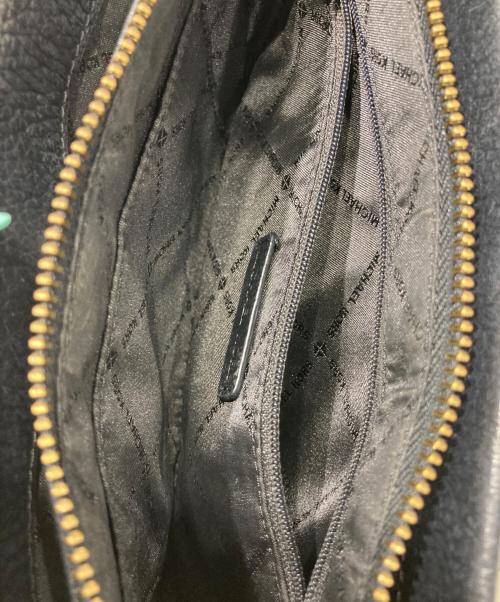 MICHAEL KORS（マイケル・コース）MICHAEL KORS (マイケル・コース) ショルダーバッグ ブラックの古着・服飾アイテム