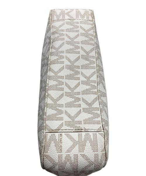 MICHAEL KORS（マイケル・コース）MICHAEL KORS (マイケル・コース) ショルダーバッグ ホワイトの古着・服飾アイテム