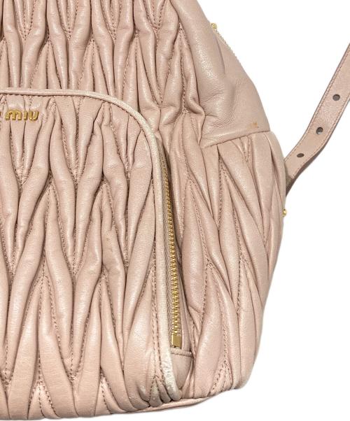 MIU MIU（ミュウミュウ）MIU MIU (ミュウミュウ) マテラッセバックパック ピンクの古着・服飾アイテム