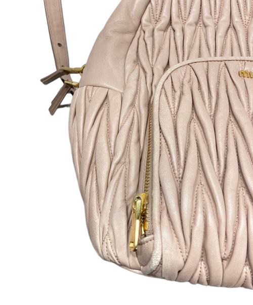 MIU MIU（ミュウミュウ）MIU MIU (ミュウミュウ) マテラッセバックパック ピンクの古着・服飾アイテム