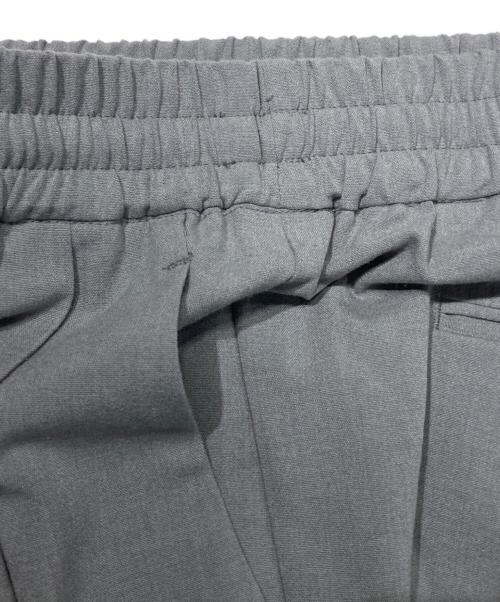 JOURNAL STANDARD relume（ジャーナルスタンダード レリューム）JOURNAL STANDARD relume (ジャーナルスタンダード レリューム) スムースフレアタックパンツ グレー サイズ:Mの古着・服飾アイテム