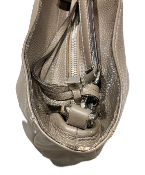 GIANNI CHIARINI（ジャンニ キアリーニ）GIANNI CHIARINI (ジャンニ キアリーニ) ショルダーバッグ グレージュの古着・服飾アイテム