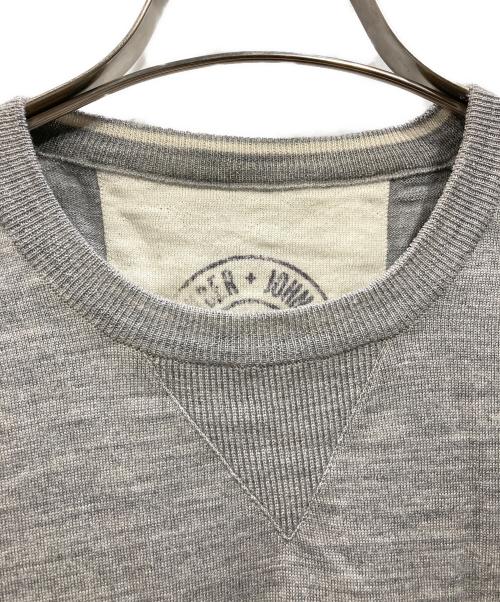JOHN SMEDLEY（ジョンスメドレー）JOHN SMEDLEY (ジョンスメドレー) Vガゼット クルーネック ニット グレー サイズ:Sの古着・服飾アイテム
