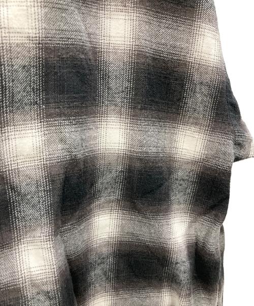 F.C.R.B.（エフシーレアルブリストル）F.C.R.B. (エフシーレアルブリストル) FLANNEL BIG LOGO BAGGY SHIRT グレー サイズ:Mの古着・服飾アイテム