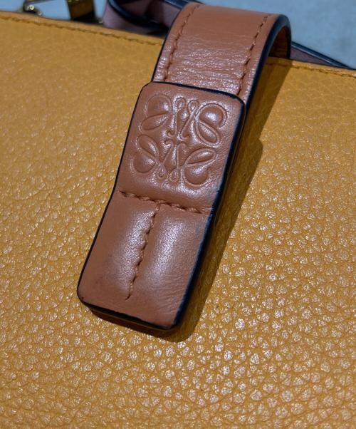 LOEWE（ロエベ）LOEWE (ロエベ) スリムジップバイフォールドウォレット イエローピンクの古着・服飾アイテム