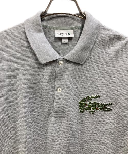 LACOSTE（ラコステ）LACOSTE (ラコステ) マルチワニロゴパッチロングスリーブポロ グレー サイズ:5の古着・服飾アイテム