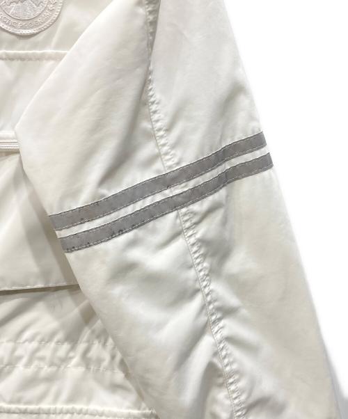 CANADA GOOSE（カナダグース）CANADA GOOSE (カナダグース) Science Research Jacket ホワイト サイズ:Sの古着・服飾アイテム