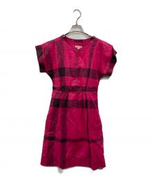 BURBERRY BRIT（バーバリーブリット）の古着「半袖ワンピース」｜レッド