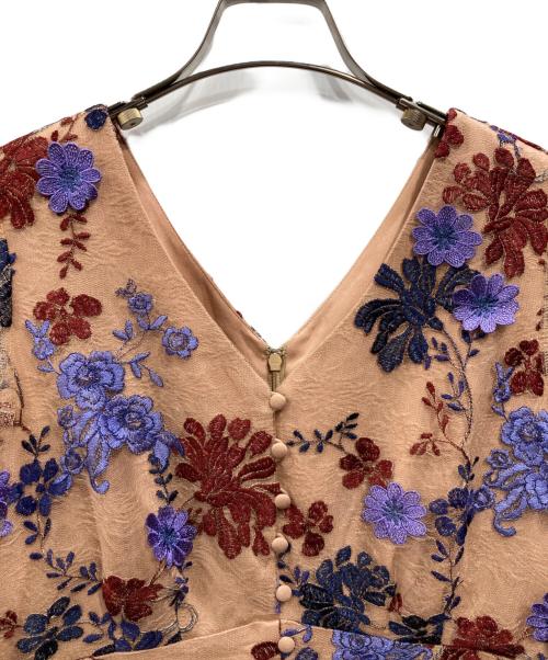 GRACE CONTINENTAL（グレースコンチネンタル）GRACE CONTINENTAL (グレースコンチネンタル) レース刺繍ワンピース ベージュ サイズ:38の古着・服飾アイテム